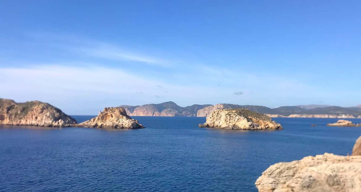 Mallorca: Coastal Cruise to Port of Andratx with swim stop - On board with Cruise Cormoran: comfort, bar access, and real-world annoyances