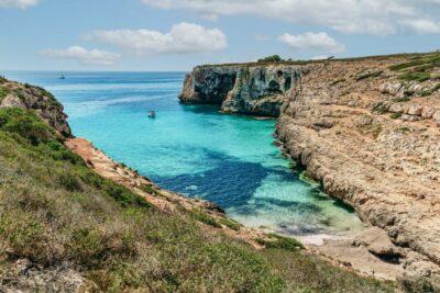 Mallorca: Cova des Coloms Caving Trip with Hotel Transfer - The 4-hour rhythm: pickup, walk, 300-meter swim, and cave time