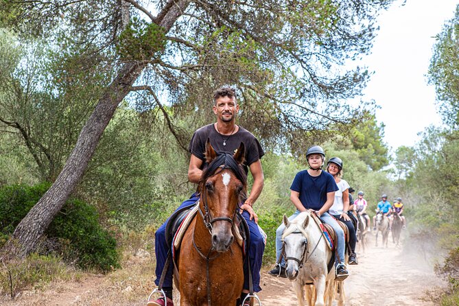 Mallorca Evening Tour: Horseback Riding, Dinner and Dance - BBQ dinner and drinks: what’s included and how it lands after the ride