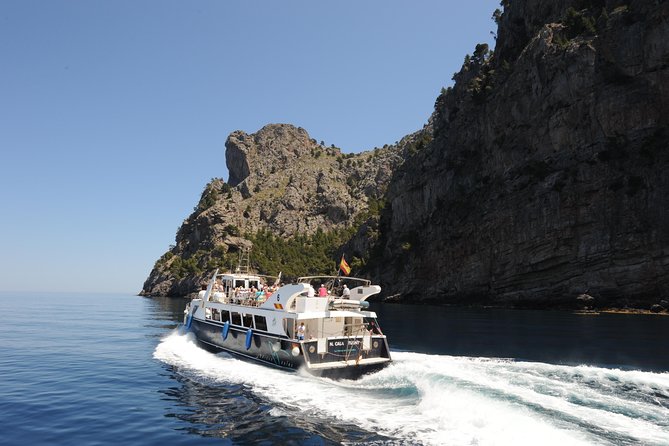 Mallorca in One Day Sightseeing Tour with Boat Ride and Vintage Train - El Tren de Sóller: the vintage wooden train through tunnels and valleys