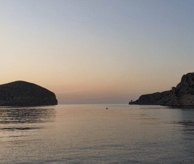 Mallorca: Sunset Pizza Boat Tour Andratx - Dragonera + Snorkel - Sa Calma Boats: Crew, Comfort, and Where to Sit for the Best Views