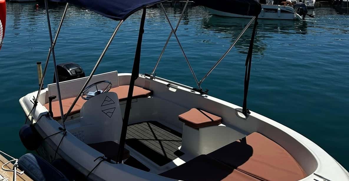 Marbella: Puerto Banús Boat Rental with No License Needed - Getting started in Puerto Banús: meeting the instructor and learning the boat fast