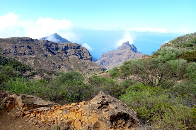 Masca from above - Pickup from San Eugenio and getting to the trailhead (start matters)
