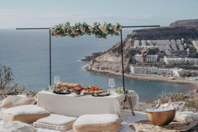 Maspalomas: Gran Canaria Picnic Experience - Sunset Picnic With Canarian Wine in Maspalomas: the vibe