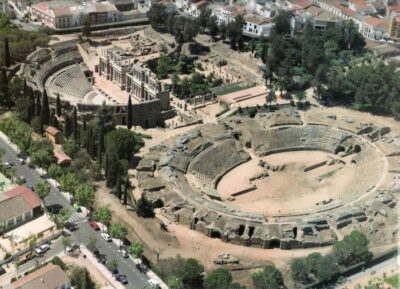 Merida: Roman Theater and Amphitheater Guided Tour - Entering the Roman Theater through the vomitorium (and why that detail matters)