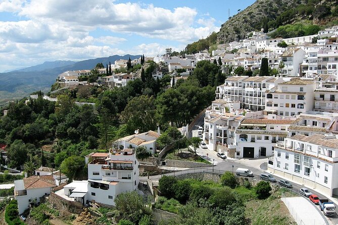 Mijas: Panoramic city tour in an electric Tuk Tuk - Comfort, Getting In and Out, and Photo Strategy