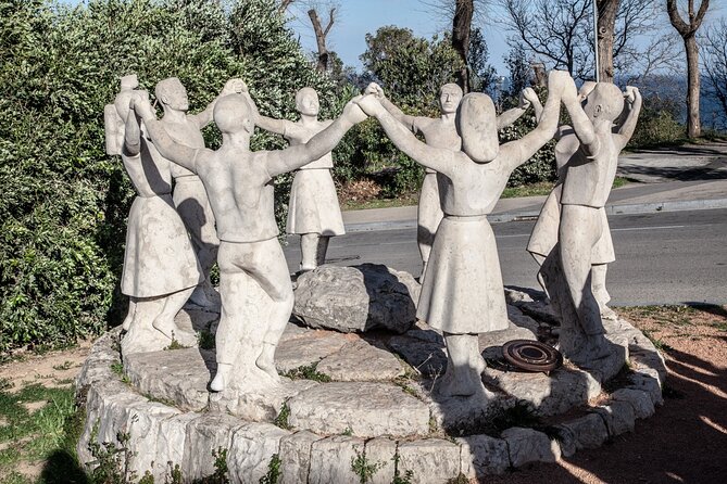 Montjuïc Walking Tour With Optional Flamenco Show - Laribal Gardens and Teatre Grec: Plan for Seasonal Changes