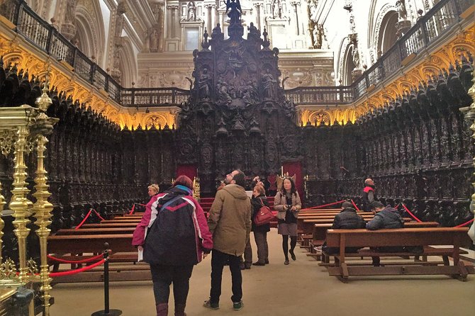 Mosque-Cathedral, Alcazar & Jewish Quarter with Tickets - Group Size and Guide Styles: What to Expect from the Human Part