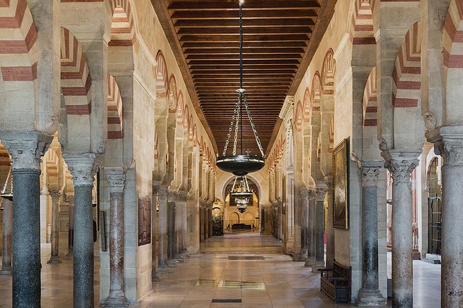 Mosque-Cathedral of Córdoba Guided Tour with Priority Tickets - Inside the Mezquita-Catedral: Maqsura, Mihrab, and the 8th-century timeline