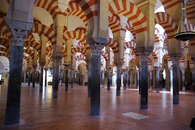 Mosque of Cordoba History Tour in English Tickets included - Stop: Mezquita-Catedral de Córdoba, from arches to the qibla