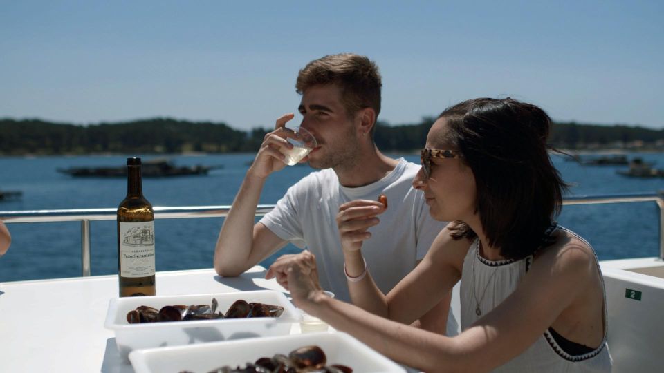 O Grove: Boat Tour at the Arousa estuary with mussel tasting - Aquaculture stops: mussels, oysters, and scallops as a living system