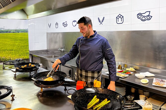 Paella Cooking Class, Wine Tasting & Central Market in Valencia - What you’ll actually learn about Valencian paella technique