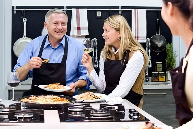 Paella Cooking Class with English Guide in Malaga - Quick hits