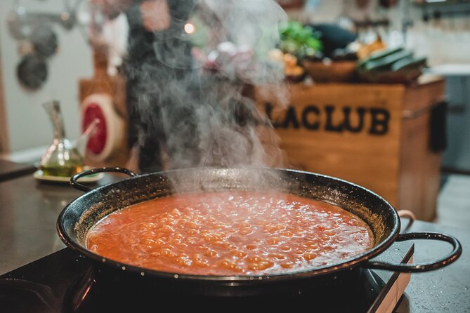 Paella Experience and Bottomless Wine in Barcelona - Bottomless Catalan wine (and cava before the first bite)