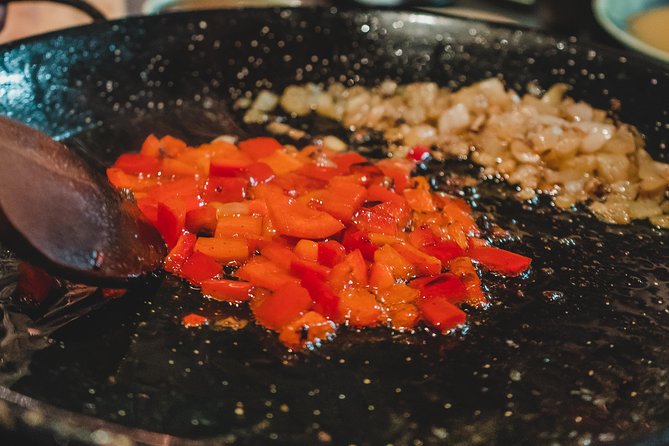 Paella Experience and Bottomless Wine in Barcelona - Who should book this paella class, and who might pause