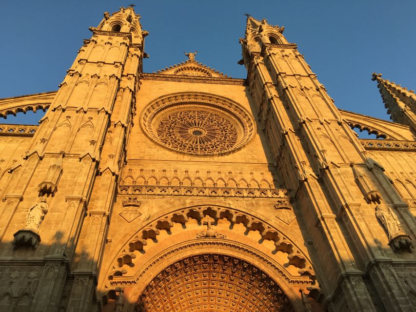 Palma: Culinary Tapas Tour of the Old Town - La Lonja and Consolat de Mar: trade, rules, and a city that moved