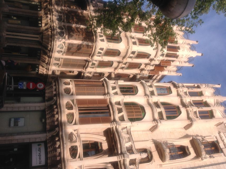 Palma: Culinary Tapas Tour of the Old Town - The dessert stop and the “leave with a plan” effect