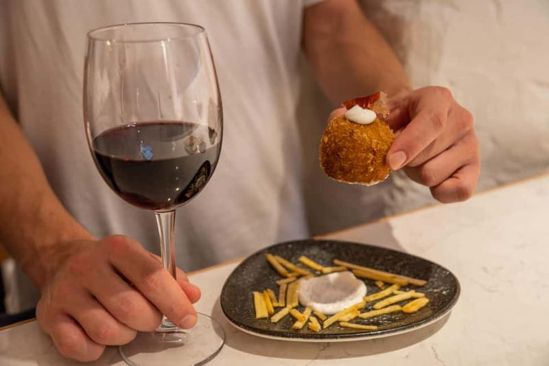 Palma de Mallorca: Gourmet Tapas and Wine Tour - Bodega Mayor: Cava Country, With Service Variation to Expect