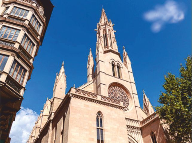 Palma de Mallorca: Guided Tour of the Old Town - Es Baluard and Plaça Cort: slowing down without losing momentum