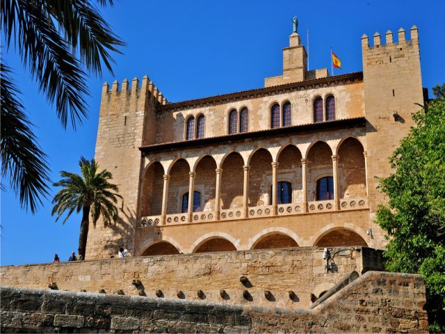 Palma de Mallorca: Guided Tour of the Old Town - Getting oriented fast around Av. d’Antoni Maura