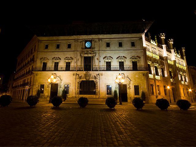 Palma de Mallorca: Old Town Atmospheric Evening Tour - Palma Cathedral and the Big Sights, Told Like Stories
