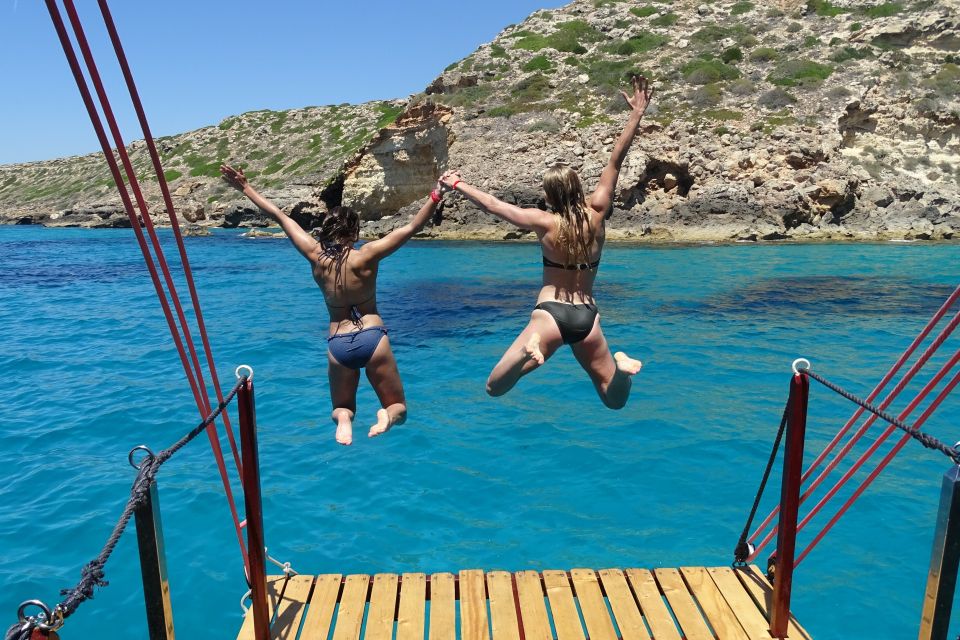 Palma de Mallorca: Palma Bay Boat Tour with Snorkeling - The harbor cruise: what you’re doing before you ever swim