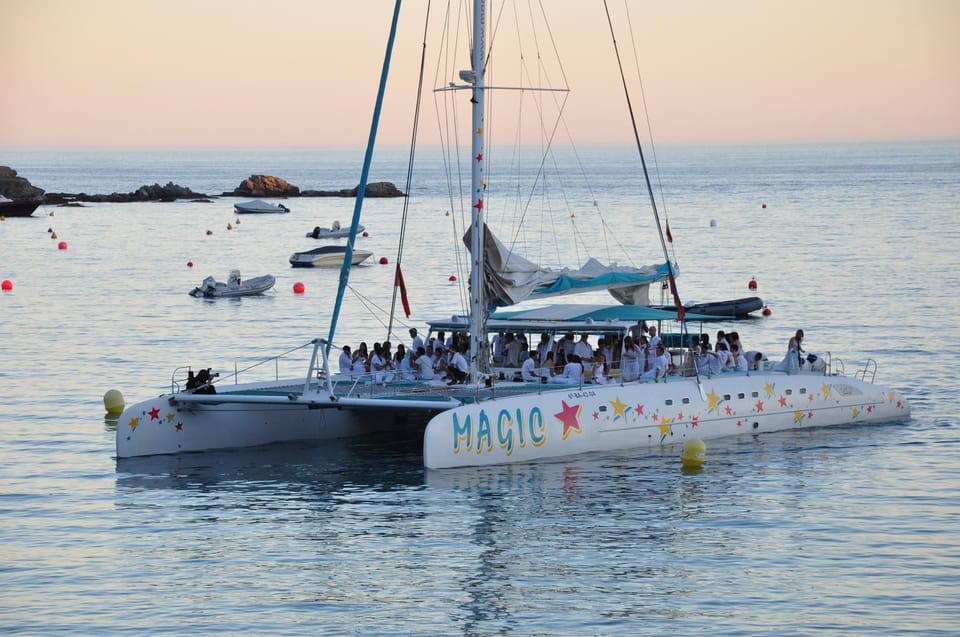 Palma de Mallorca: Sunset Sailing Catamaran Trip with Drink - Bay of Palma Sailing: Seeing Palma Change From Sea Level