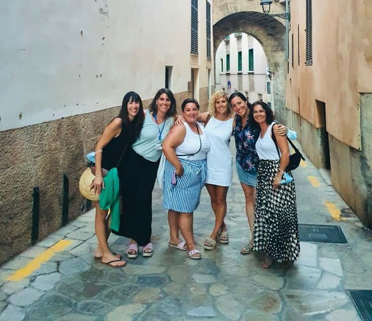 Palma de Mallorca: Walking Tour, Cathedral & Local Tasting - Plaça Major to the food stop: how the tour keeps you energized
