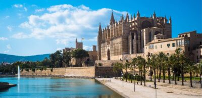 Palma de Mallorca: Walking Tour, Cathedral & Local Tasting - Starting at CaixaForum Palma: a calm kickoff before the classics
