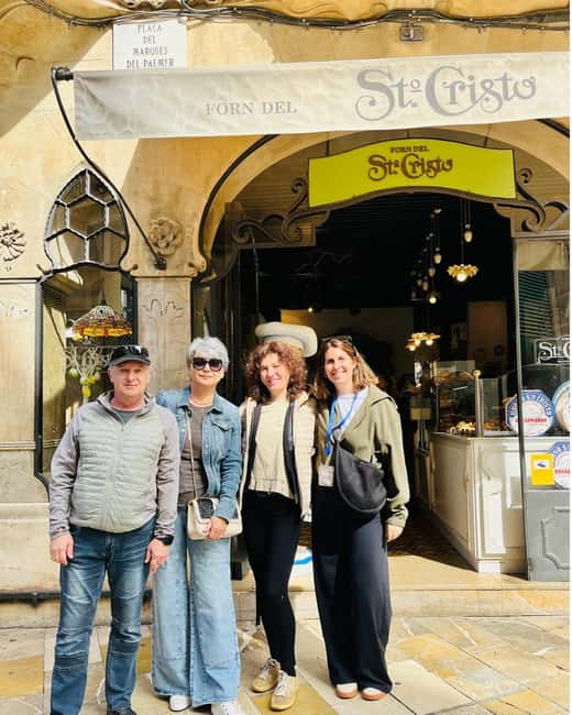 Palma de Mallorca: Walking Tour, Cathedral & Local Tasting - The guide makes the difference: look for the story style