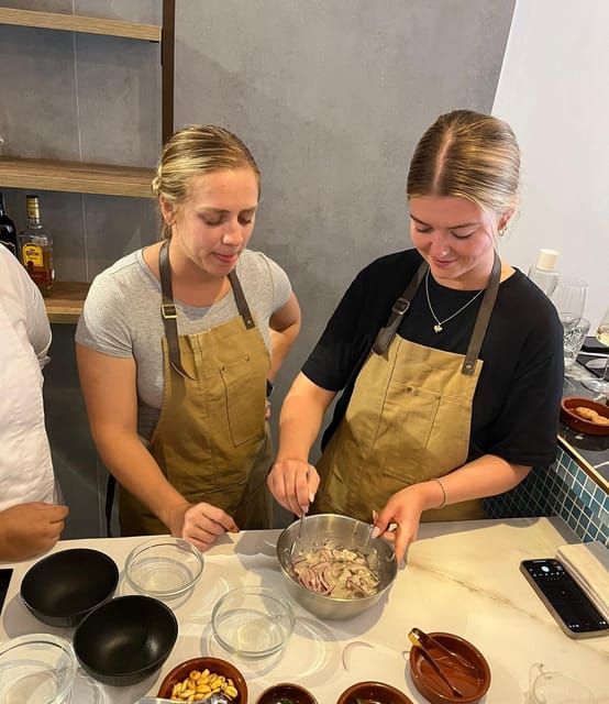 Palma: Mediterranean Cooking Class with Drinks - Palma Mediterranean fusion cooking: the vibe you want on holiday