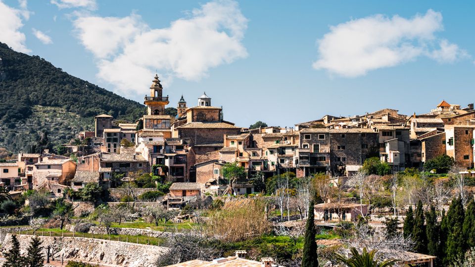 Palma: Tramuntana Full-Day Tour with Sóller Train and Lunch - Where your day starts in Palma (and why it matters)