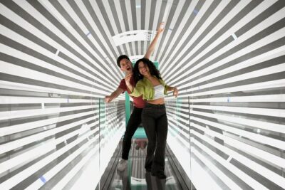 Paradox Museum Barcelona - The main event: moving through interactive rooms of paradoxes