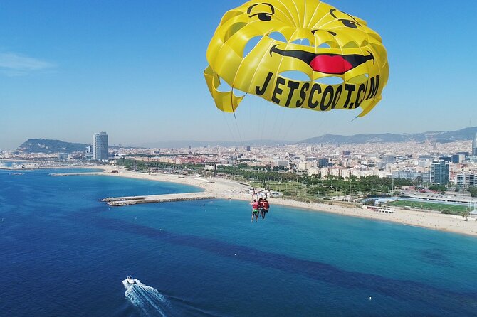 Parasailing Tour en Barcelona - Getting Set Up: Harness, Life Jacket, and a Straightforward Briefing