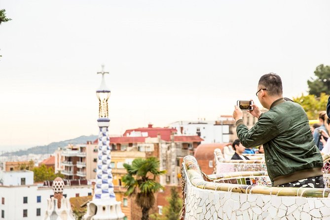 Park Guell Guided Tour with Skip the line Ticket - Starting at Carrer de Larrard 41: don’t let the meeting point trip you up