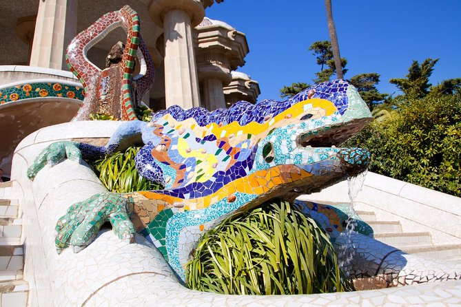 Park Guell Guided Tour with Skip the line Ticket - The 90-minute walk: what you’ll see in order