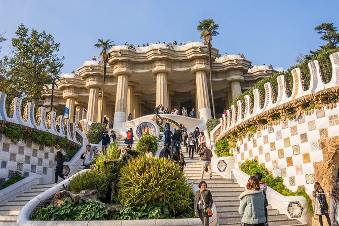 Park Guell Private Guided Tour With a Five Stars Tour Guide - What you see at Park Güell and why it matters