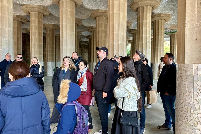 Park Guell Private Guided Tour With a Five Stars Tour Guide - Guide quality is the real product here