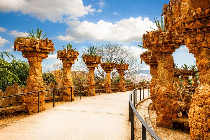Park Güell Skip-the-Line Guided Tour Barcelona - Photo spots and skyline moments: when you’ll want extra patience