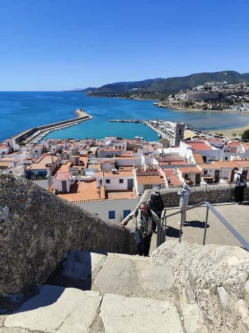 Peñiscola: Castle & Walled City Spanish Guided Tour - Meeting at VIVE Peñíscola (Calle Mayor n18) and Getting Oriented Fast