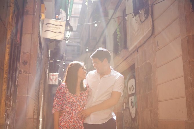 Photoshoot tour in Barcelona Secret Corners - Where the Walk Starts (Cathedral Square) and Ends (Ciutadella Park)