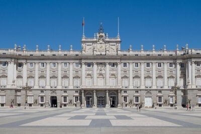 Prado Museum & Royal Palace: Madrid Guided Tour in English - Royal Palace of Madrid: Skip-the-Line Entry and How to Enjoy 90 Minutes