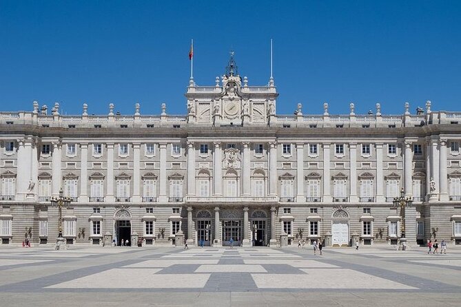Prado Museum & Royal Palace: Madrid Guided Tour in English - Royal Palace of Madrid: Skip-the-Line Entry and How to Enjoy 90 Minutes