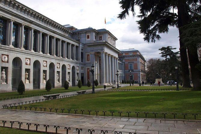 Prado Museum with Reina Sofia Museum Guided Tour - Guides: what you can learn from the people doing the talking