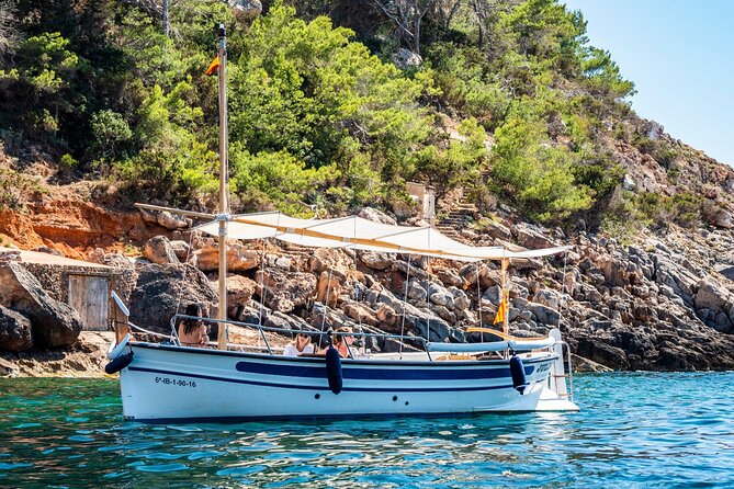 Private 4-hour Mediterranean Boat Tour in Ibiza with Snorkeling - Price and logistics: what you should expect to pay