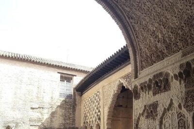 Private Alcazar, Giralda and Cathedral of Seville Tour - Getting started in central Seville (and why the meeting matters)