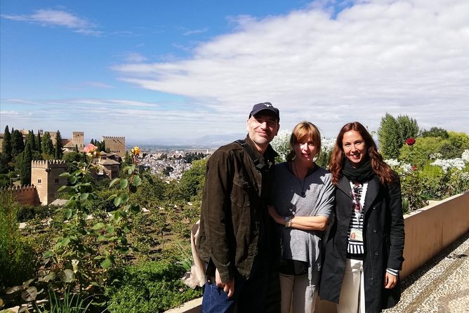 Private Alhambra Highlights Tour Including the Nasrid Palaces - Picking the right tour length: In-Depth vs Top Alhambra