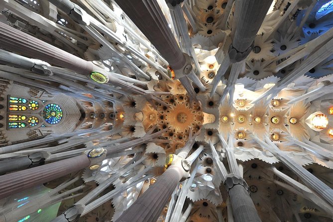 Private Barcelona and Sagrada Familia Tour with Hotel Pick-up - Eixample to Passeig de Gràcia: the Modernist streets you’ll recognize fast