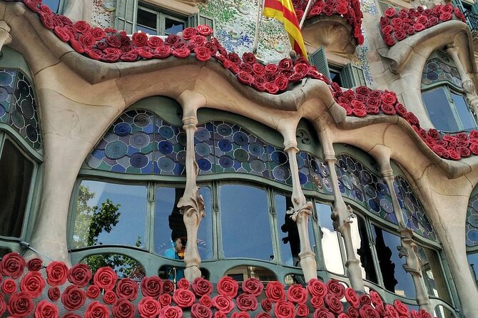 Private Barcelona and Sagrada Familia Tour with Hotel Pick-up - Entering La Sagrada Familia: included tickets and what to expect