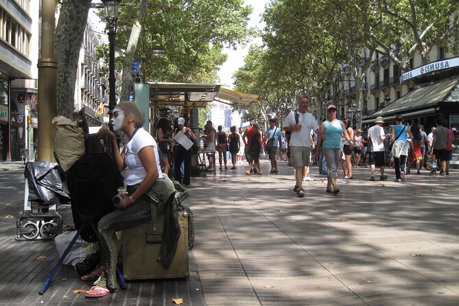 Private discovery bike tour of Barcelona - Catedral de Barcelona: Gothic lines plus Roman leftovers